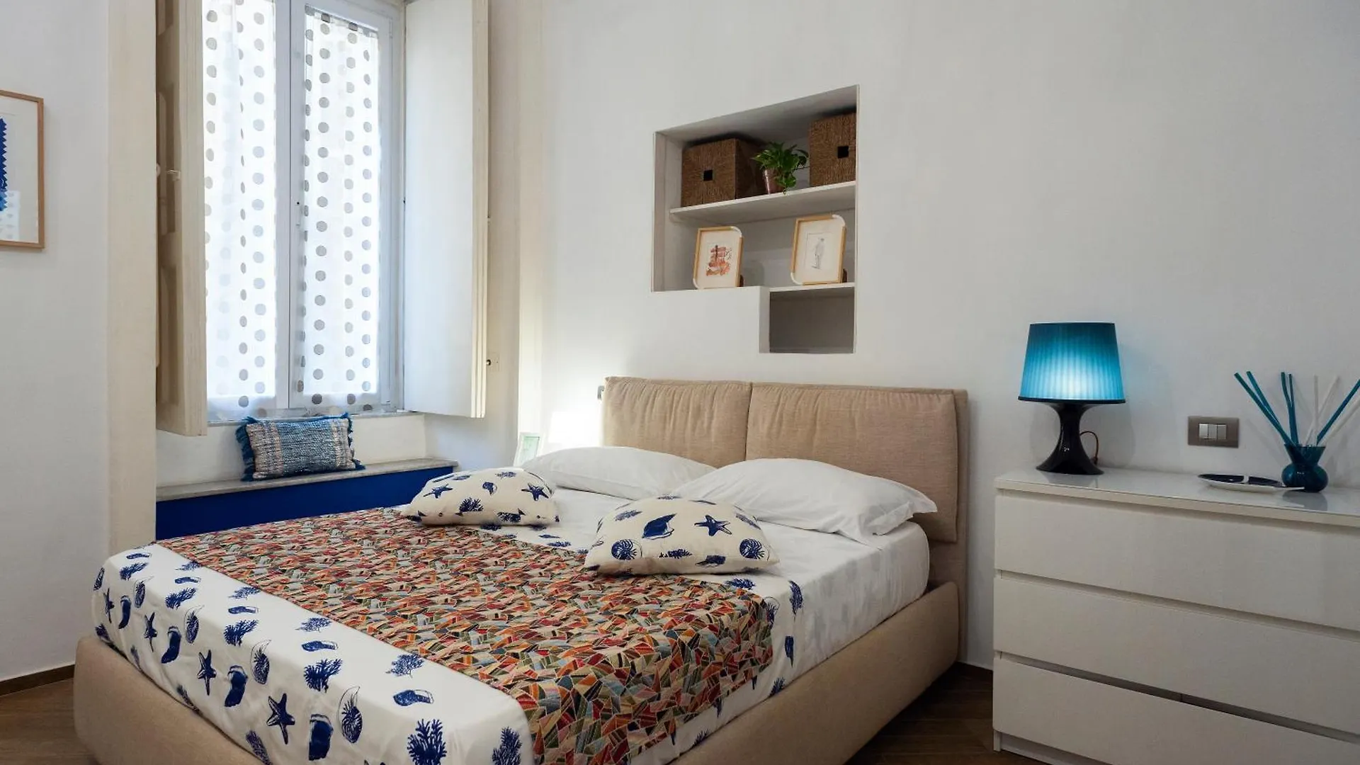 Appartamento La Casa Blu a Toledo di Alberto Napoli